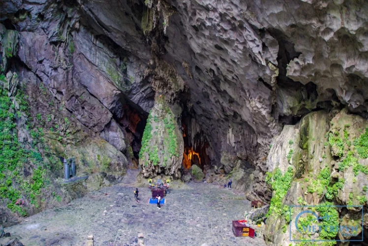 Huong pagoda tour image 2