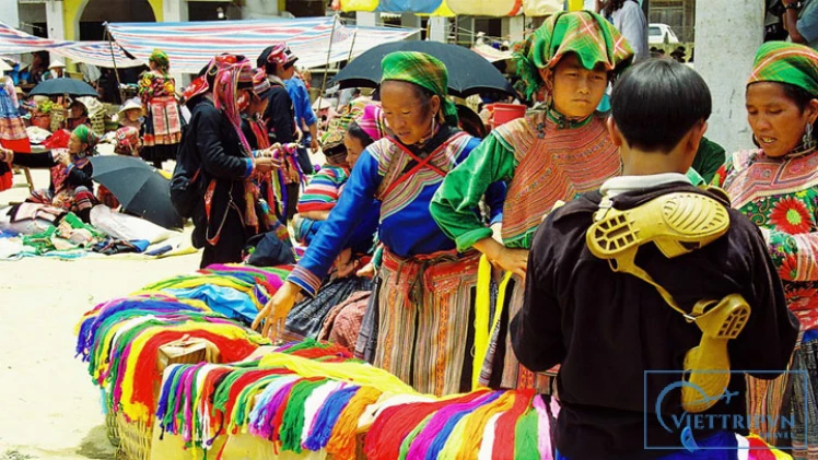 Sapa Trekking Bac Ha Market 3 Days image 2