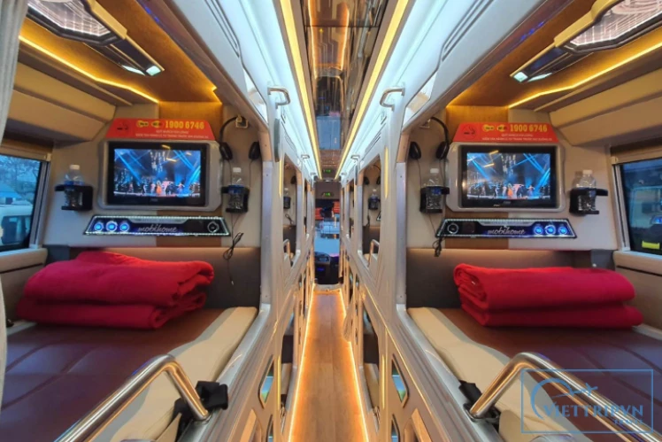 Sao Viet Bus Hanoi Sapa Private Cabin Sleeper Bus