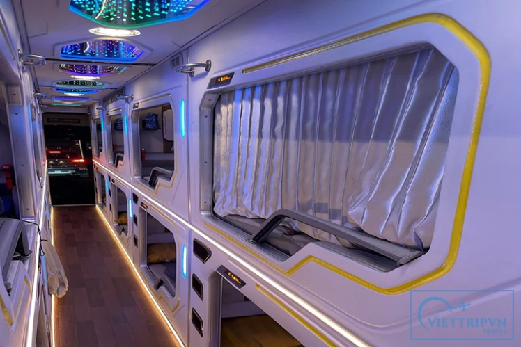 G8 Open Tour: Hanoi to Hoi An VIP Cabin Bus image 7