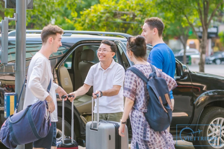 Halong to Hanoi airport transfer - Private car