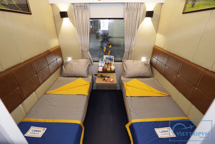 Laman Express luxury train from Hue to Hanoi