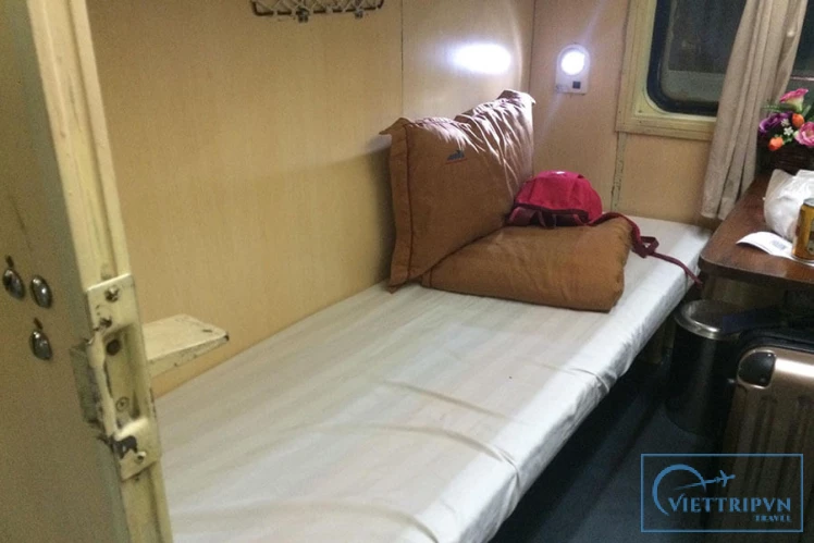 Hanoi to Ninh Binh train (by Vietnam Railway)