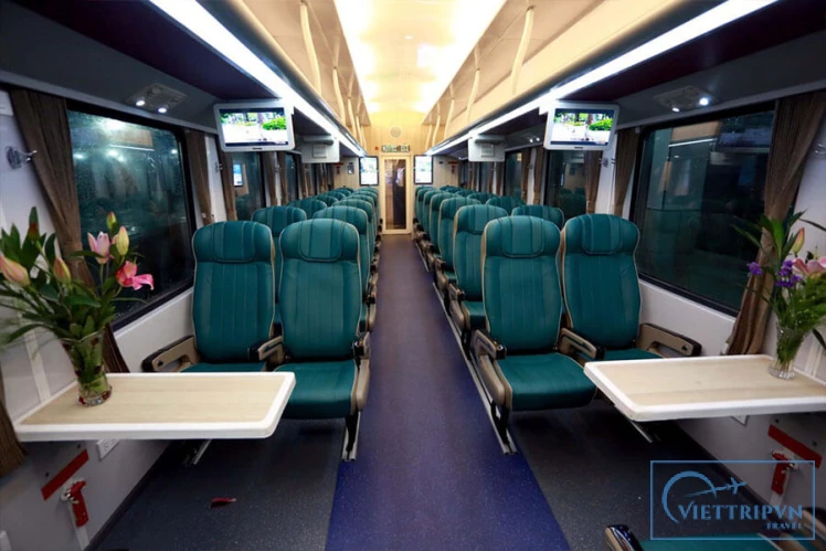 Da Nang to Hue Train (by Vietnam Railway)