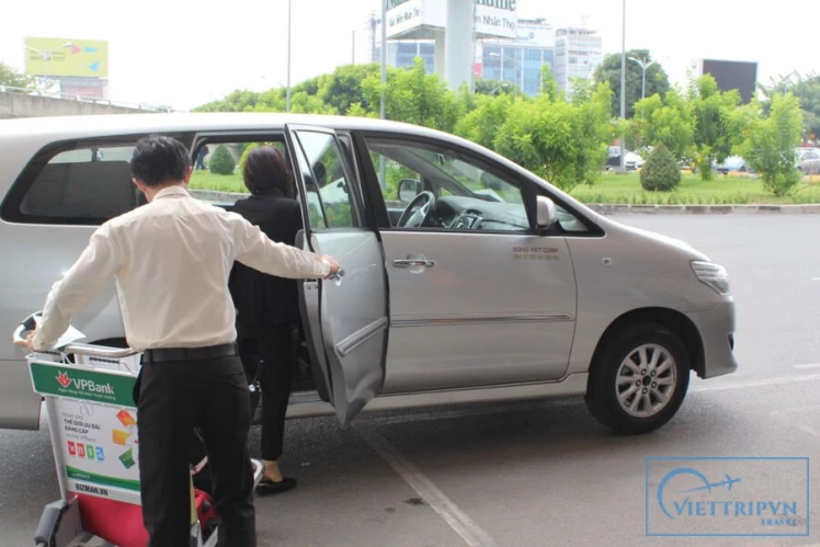 Ninh Binh to Hanoi Airport private car