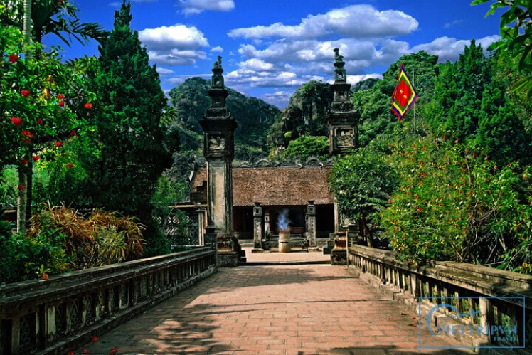 Hoa Lu – Tam Coc 1 day tour image 3